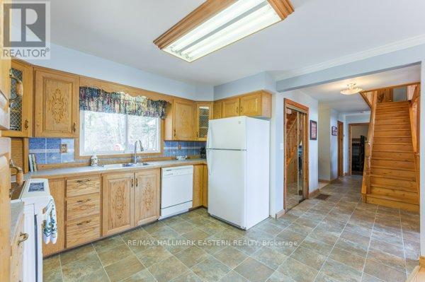 152a Paradise Landing Road, Hastings Highlands (Herschel Ward), Ontario  K0L 2S0 - Photo 6 - X12188091