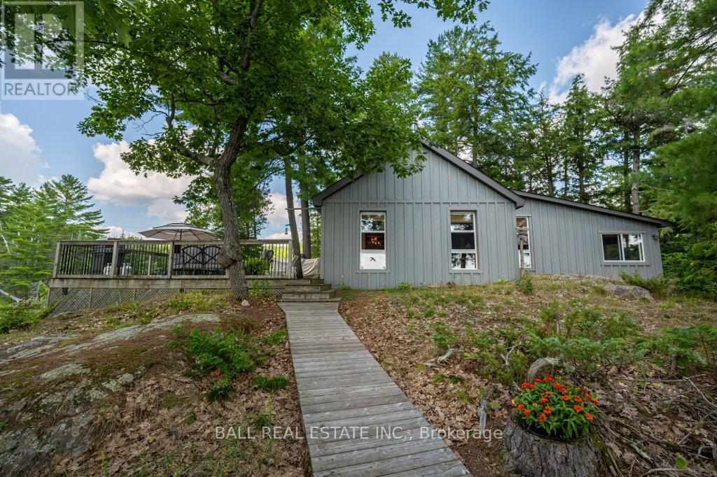 132 Island 23b, Selwyn, Ontario  K0L 2H0 - Photo 11 - X12188250