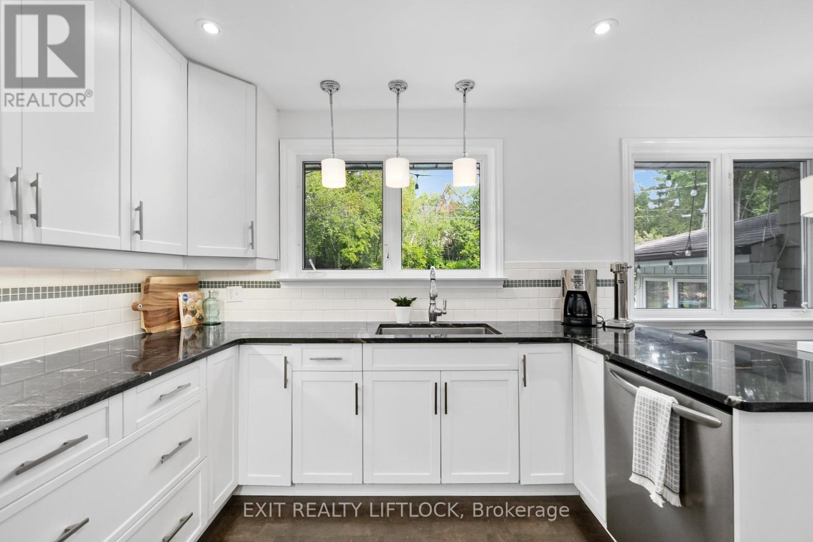 36 Weller Crescent, Peterborough West (Central), Ontario  K9J 6J5 - Photo 15 - X12188261