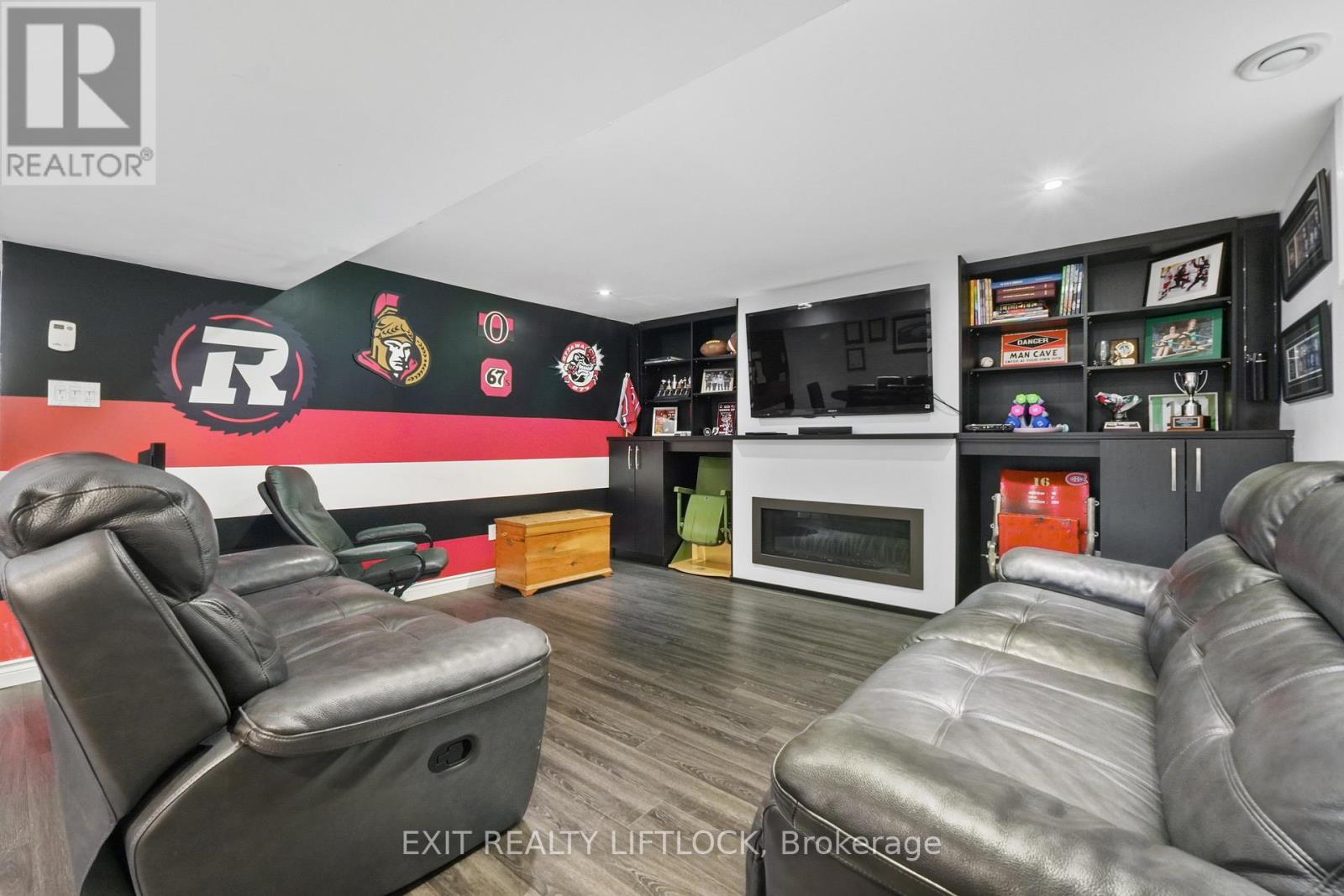 36 Weller Crescent, Peterborough West (Central), Ontario  K9J 6J5 - Photo 30 - X12188261
