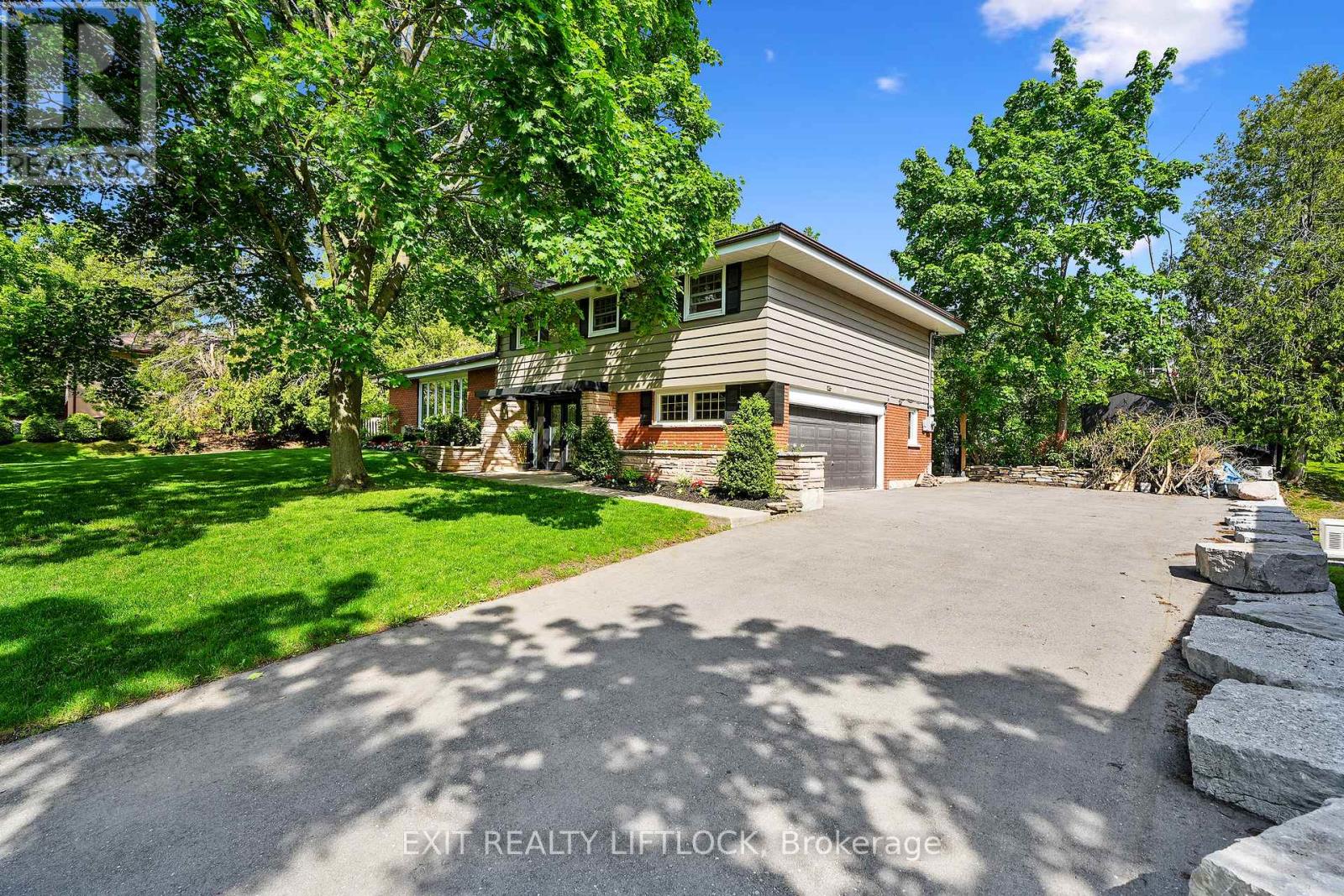 36 Weller Crescent, Peterborough West (Central), Ontario  K9J 6J5 - Photo 4 - X12188261