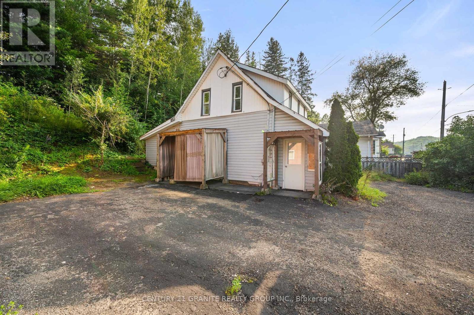 9 Monck Street, Bancroft (Bancroft Ward), Ontario  K0L 1C0 - Photo 3 - X12188592