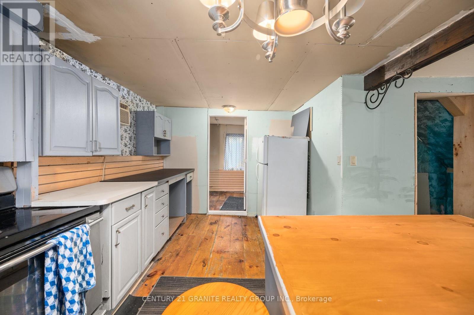 9 Monck Street, Bancroft (Bancroft Ward), Ontario  K0L 1C0 - Photo 8 - X12188592