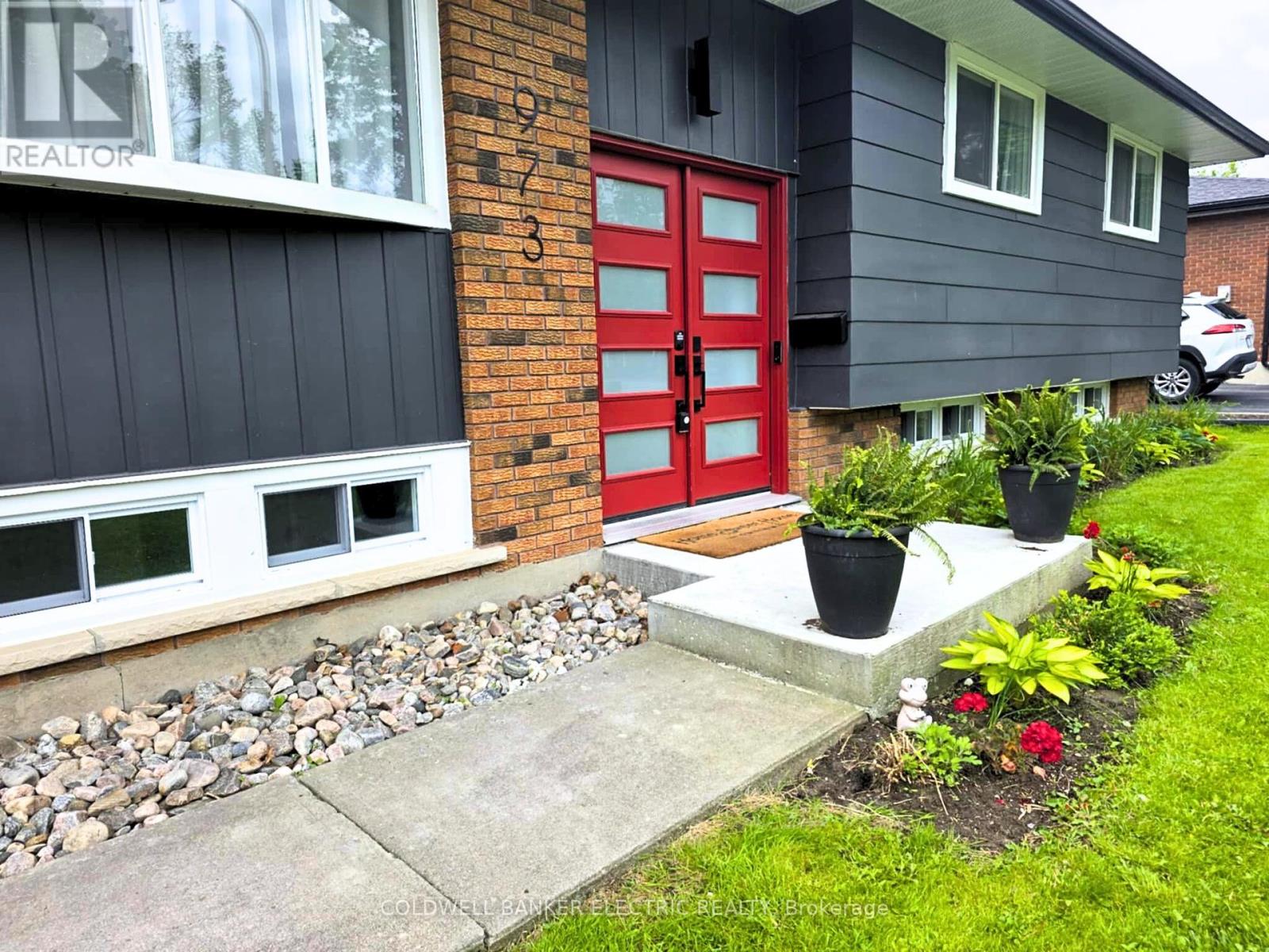 973 Afton Road, Peterborough West (Central), Ontario  K9J 7K3 - Photo 2 - X12188692
