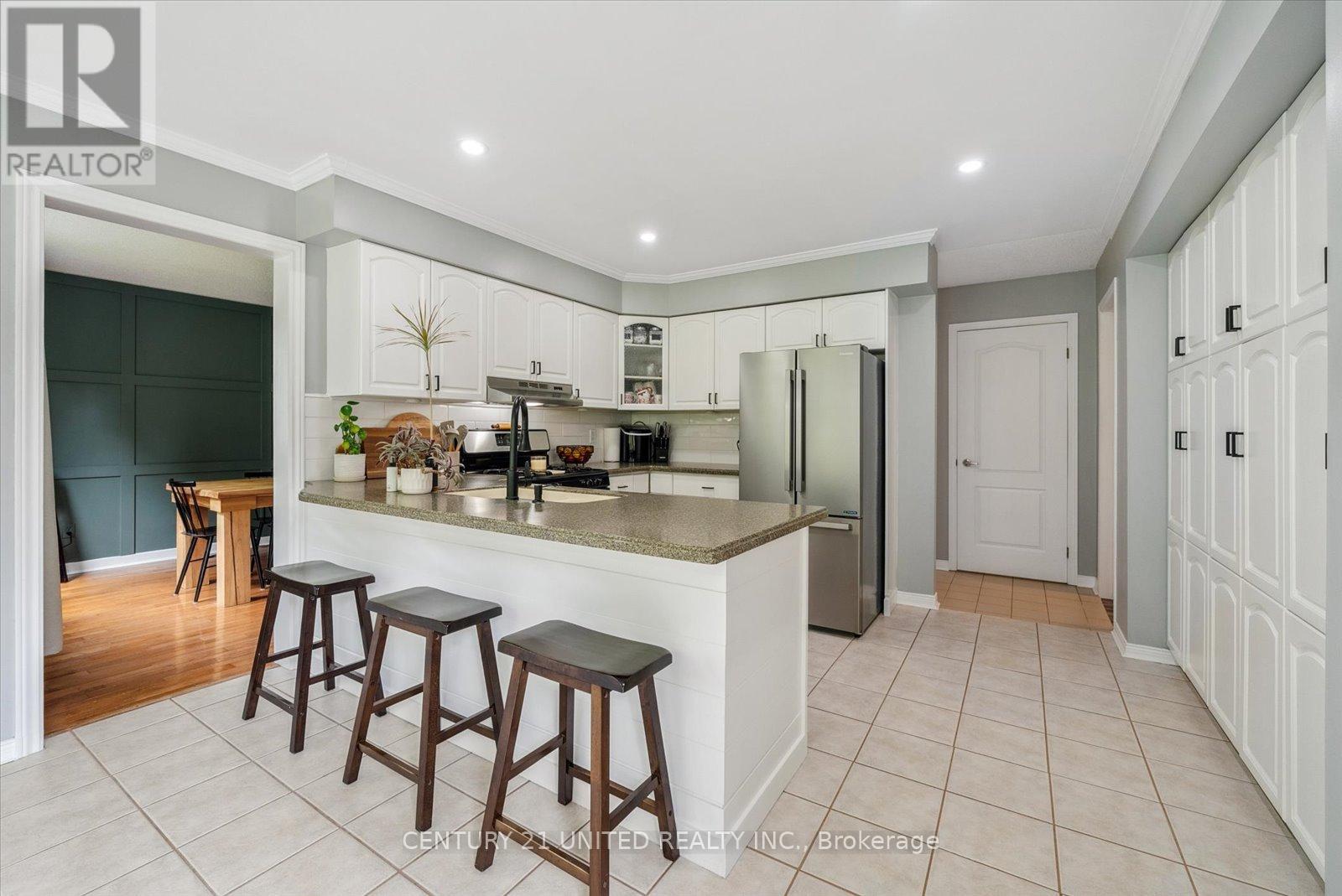1345 Hetherington Drive, Peterborough North (University Heights), Ontario  K9L 1X5 - Photo 12 - X12189110