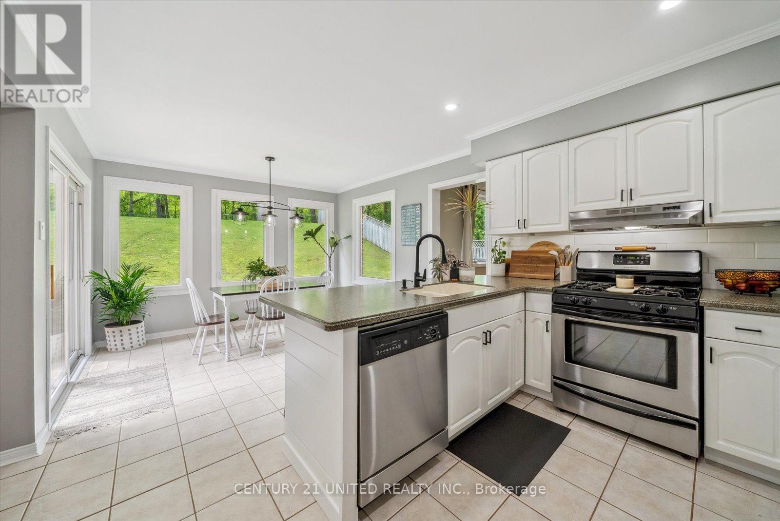 1345 Hetherington Drive, Peterborough North (University Heights), Ontario  K9L 1X5 - Photo 13 - X12189110