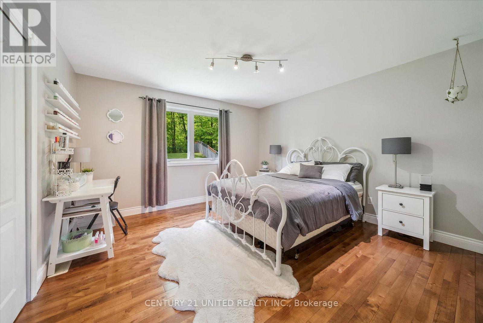 1345 Hetherington Drive, Peterborough North (University Heights), Ontario  K9L 1X5 - Photo 27 - X12189110