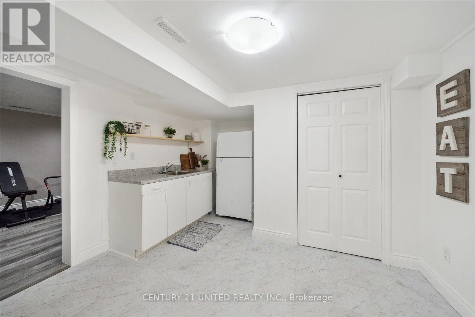 1345 Hetherington Drive, Peterborough North (University Heights), Ontario  K9L 1X5 - Photo 39 - X12189110