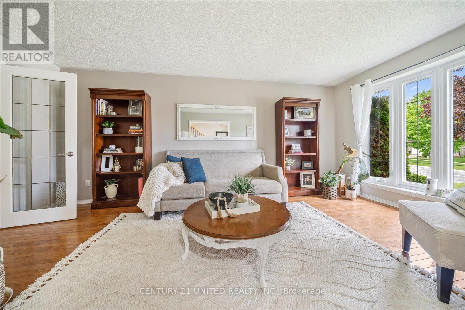 1345 Hetherington Drive, Peterborough North (University Heights), Ontario  K9L 1X5 - Photo 6 - X12189110
