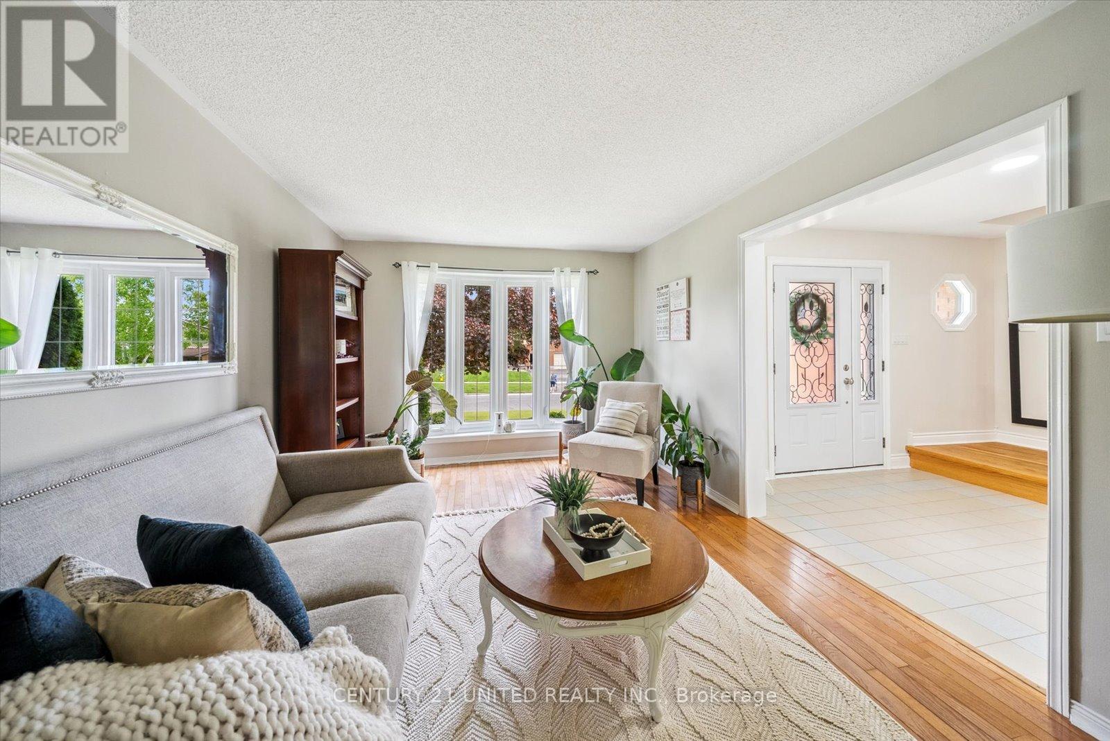 1345 Hetherington Drive, Peterborough North (University Heights), Ontario  K9L 1X5 - Photo 7 - X12189110