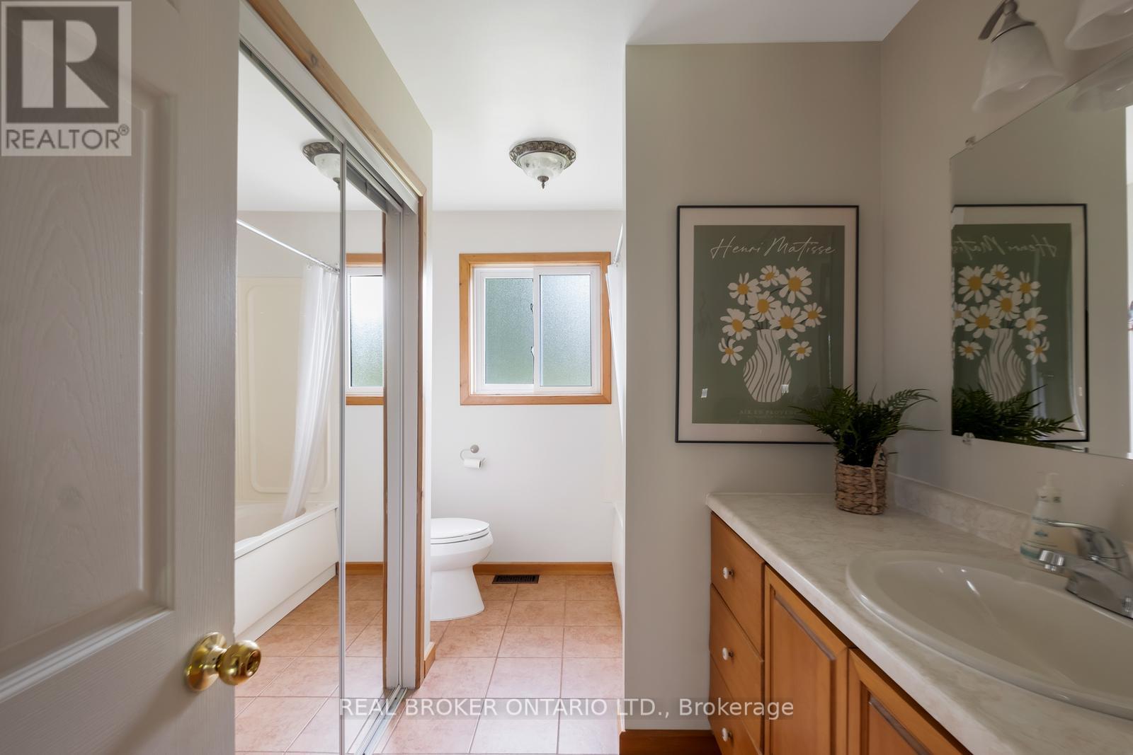 1743 Barton Drive, Selwyn, Ontario  K0L 2H0 - Photo 8 - X12189155