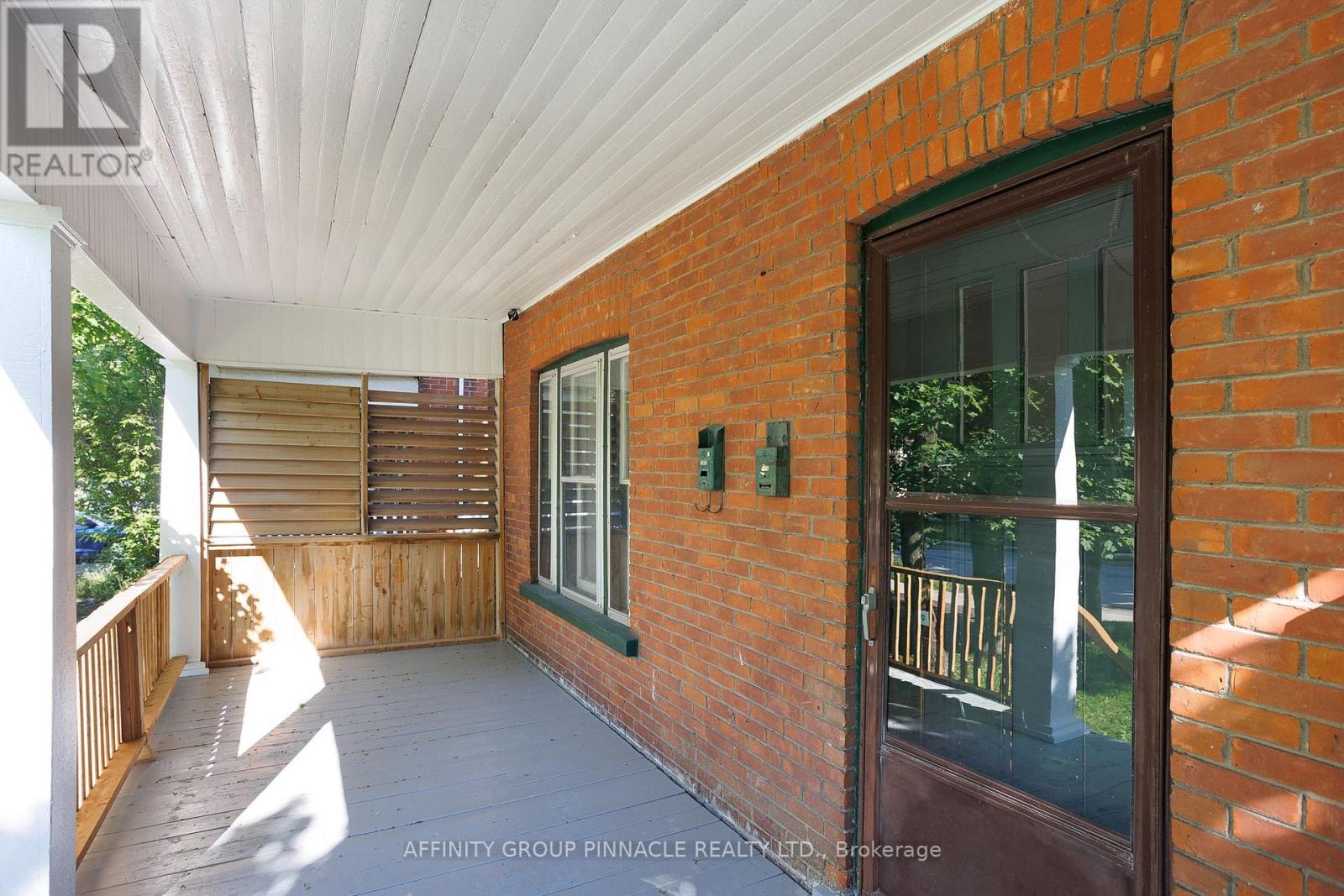 72 Melbourne Street W, Kawartha Lakes (Lindsay), Ontario  K9V 2T3 - Photo 4 - X12189646