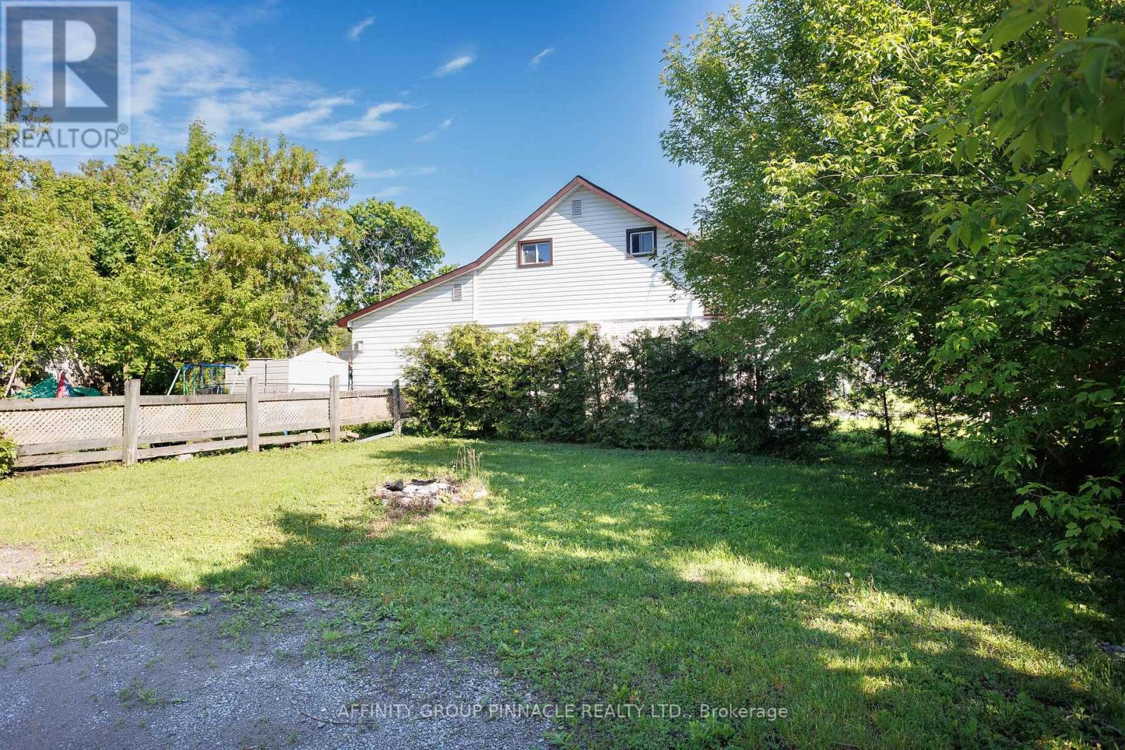 72 Melbourne Street W, Kawartha Lakes (Lindsay), Ontario  K9V 2T3 - Photo 41 - X12189646