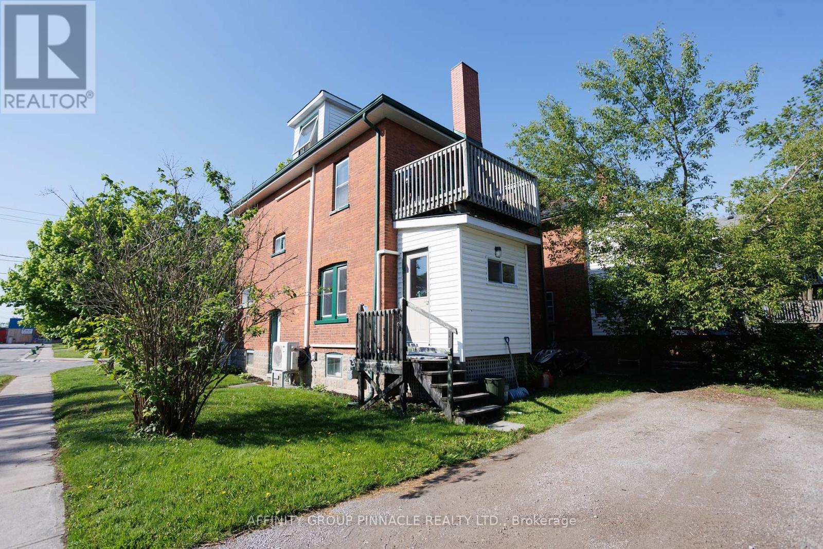 72 Melbourne Street W, Kawartha Lakes (Lindsay), Ontario  K9V 2T3 - Photo 43 - X12189646