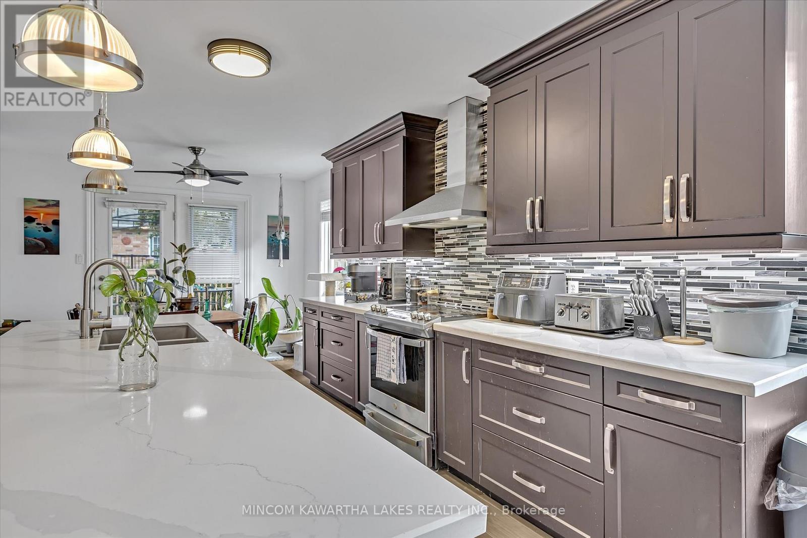 557 Westman Avenue, Peterborough West (South), Ontario  K9K 2E6 - Photo 11 - X12189719