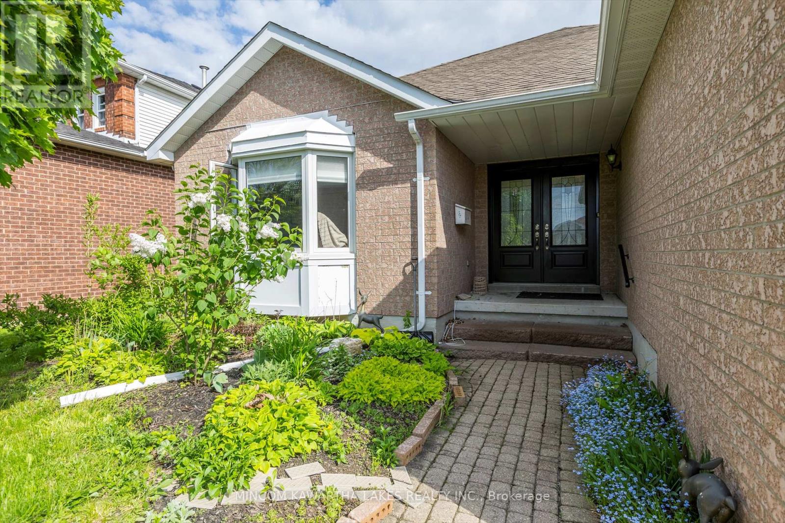 557 Westman Avenue, Peterborough West (South), Ontario  K9K 2E6 - Photo 3 - X12189719