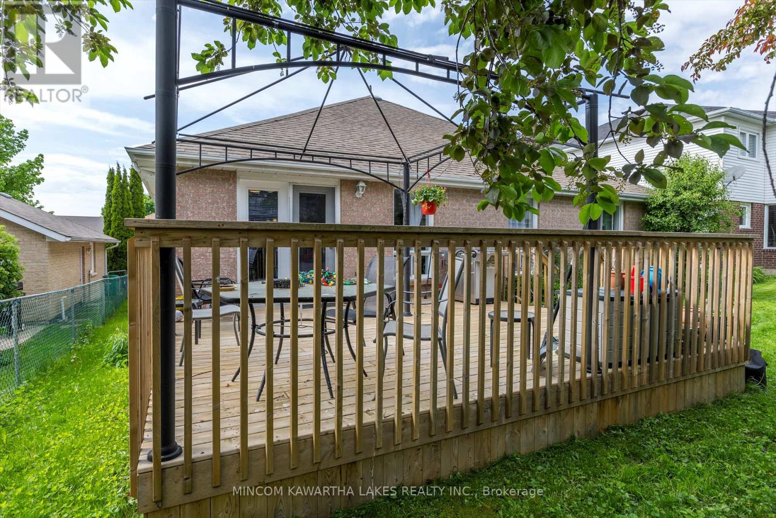 557 Westman Avenue, Peterborough West (South), Ontario  K9K 2E6 - Photo 41 - X12189719