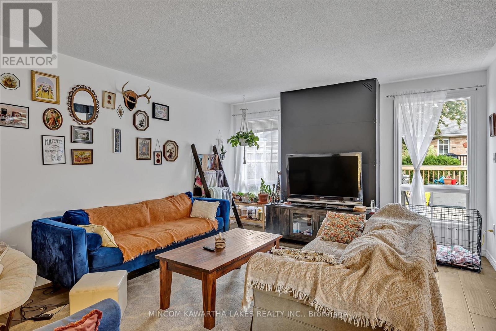 557 Westman Avenue, Peterborough West (South), Ontario  K9K 2E6 - Photo 6 - X12189719