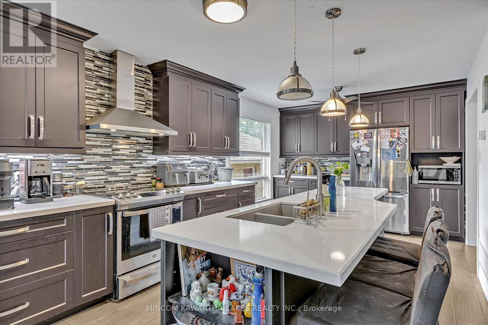 557 Westman Avenue, Peterborough West (South), Ontario  K9K 2E6 - Photo 9 - X12189719