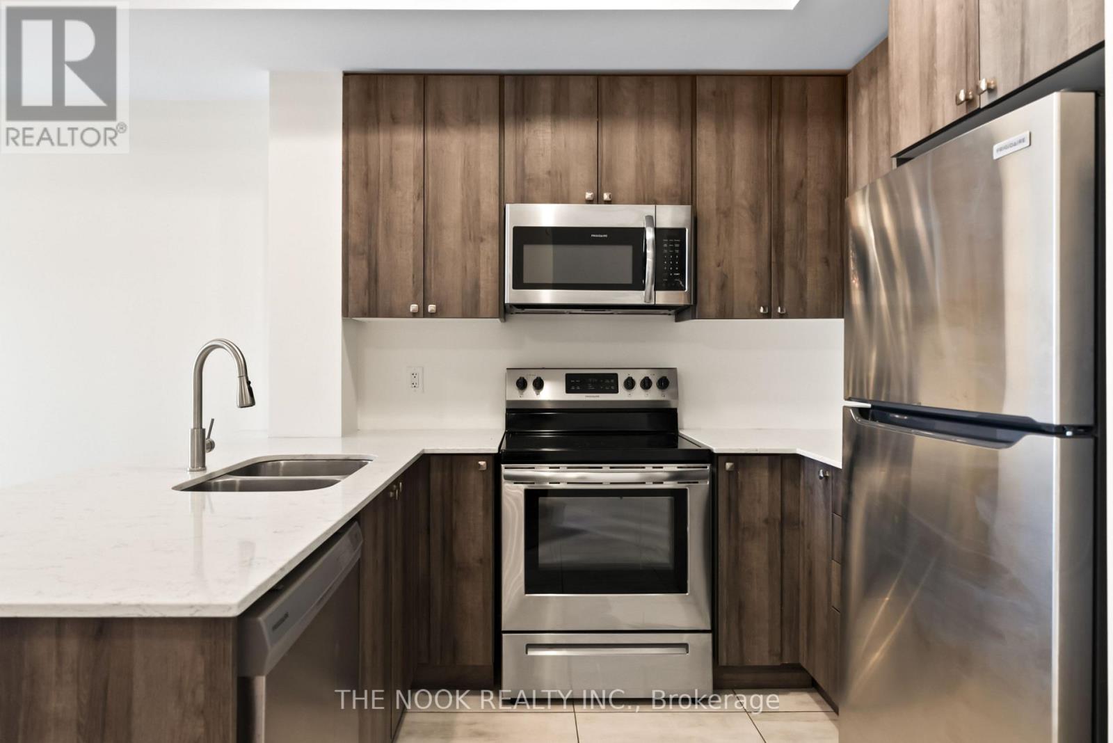 301 - 50 Lakebreeze Drive, Clarington (Newcastle), Ontario  L1B 0V9 - Photo 10 - E12189830