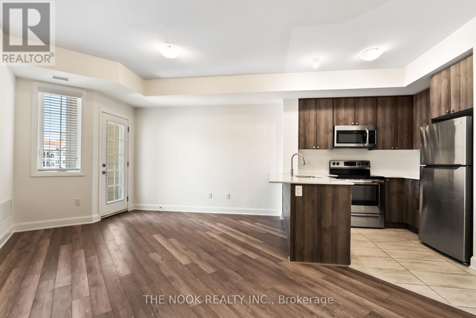 301 - 50 Lakebreeze Drive, Clarington (Newcastle), Ontario  L1B 0V9 - Photo 6 - E12189830