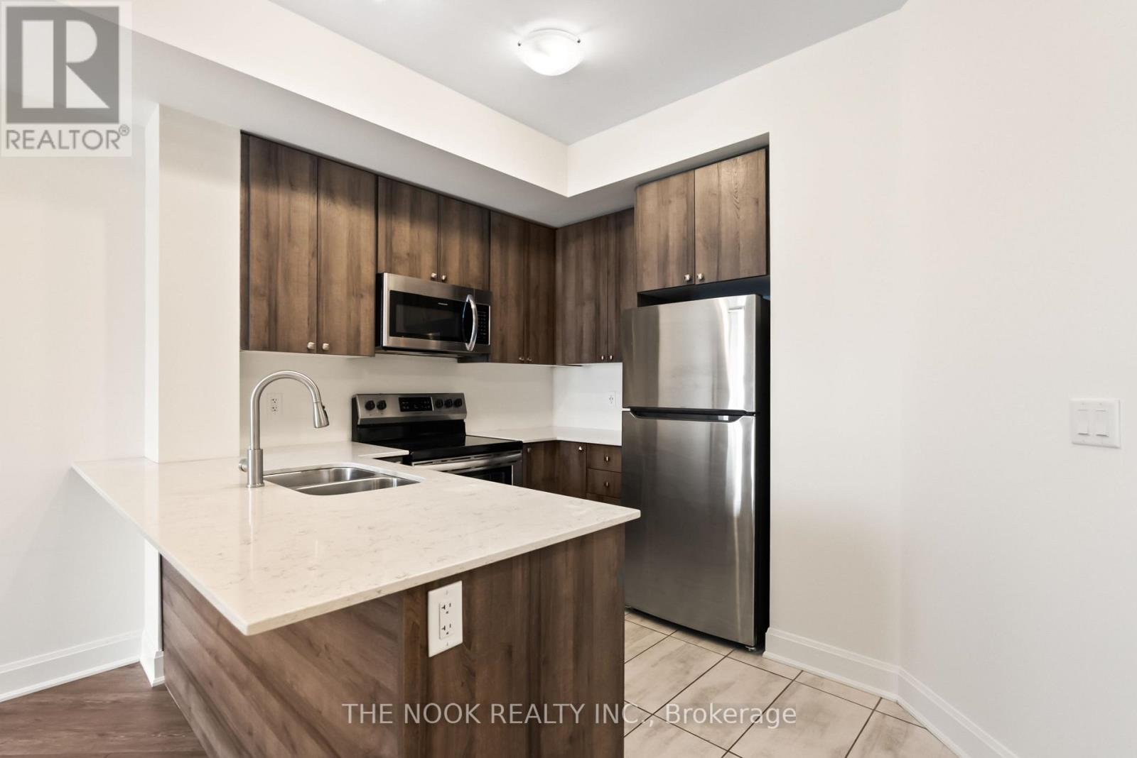 301 - 50 Lakebreeze Drive, Clarington (Newcastle), Ontario  L1B 0V9 - Photo 8 - E12189830