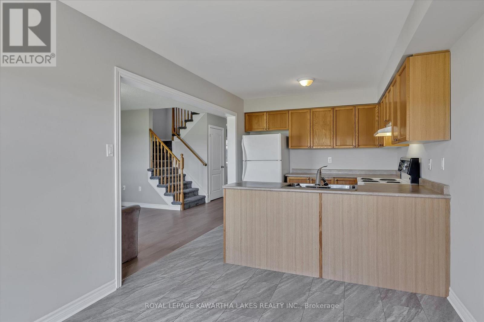 55 Truax Street, Kawartha Lakes (Lindsay), Ontario  K9V 0E3 - Photo 18 - X12189900