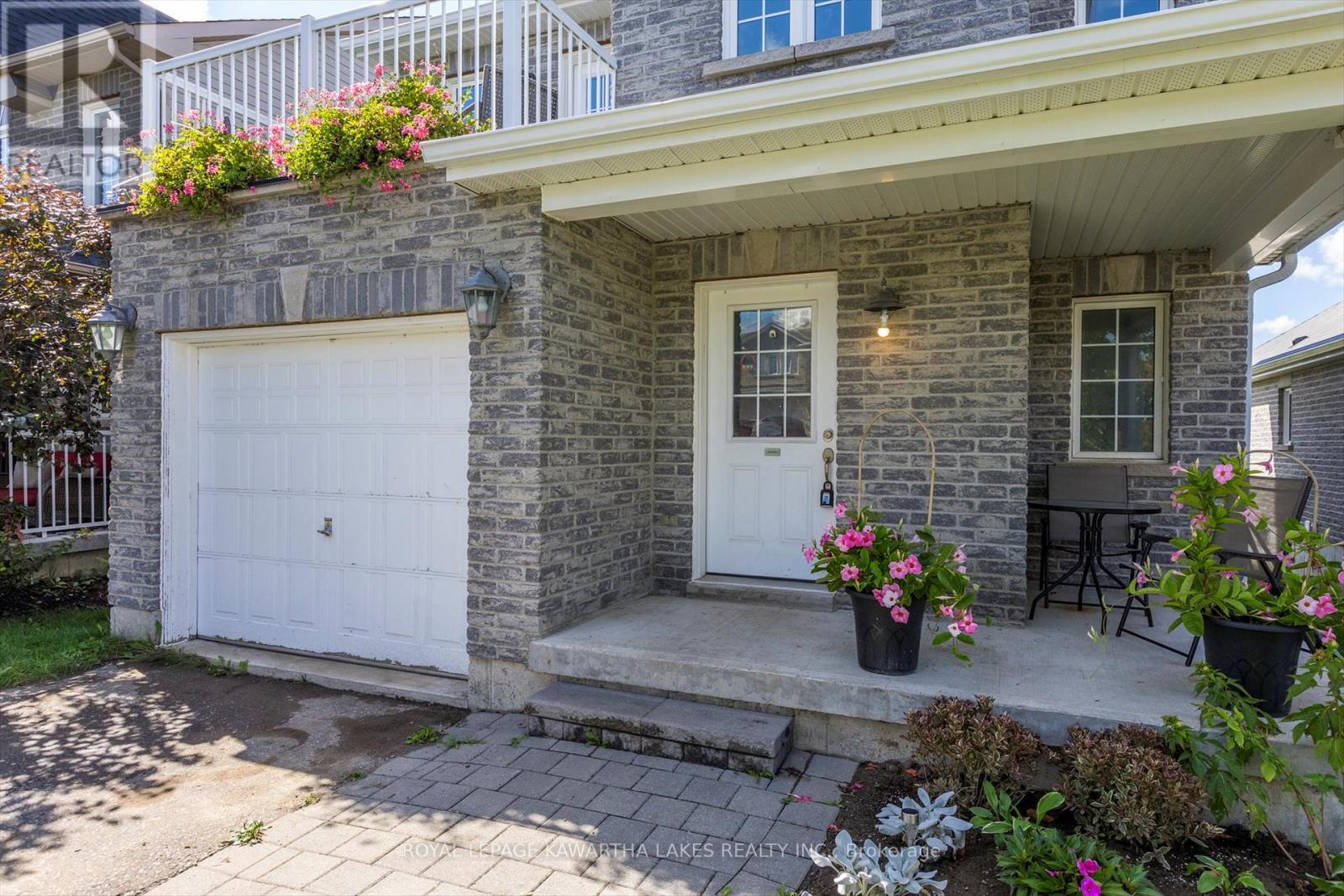 55 Truax Street, Kawartha Lakes (Lindsay), Ontario  K9V 0E3 - Photo 3 - X12189900