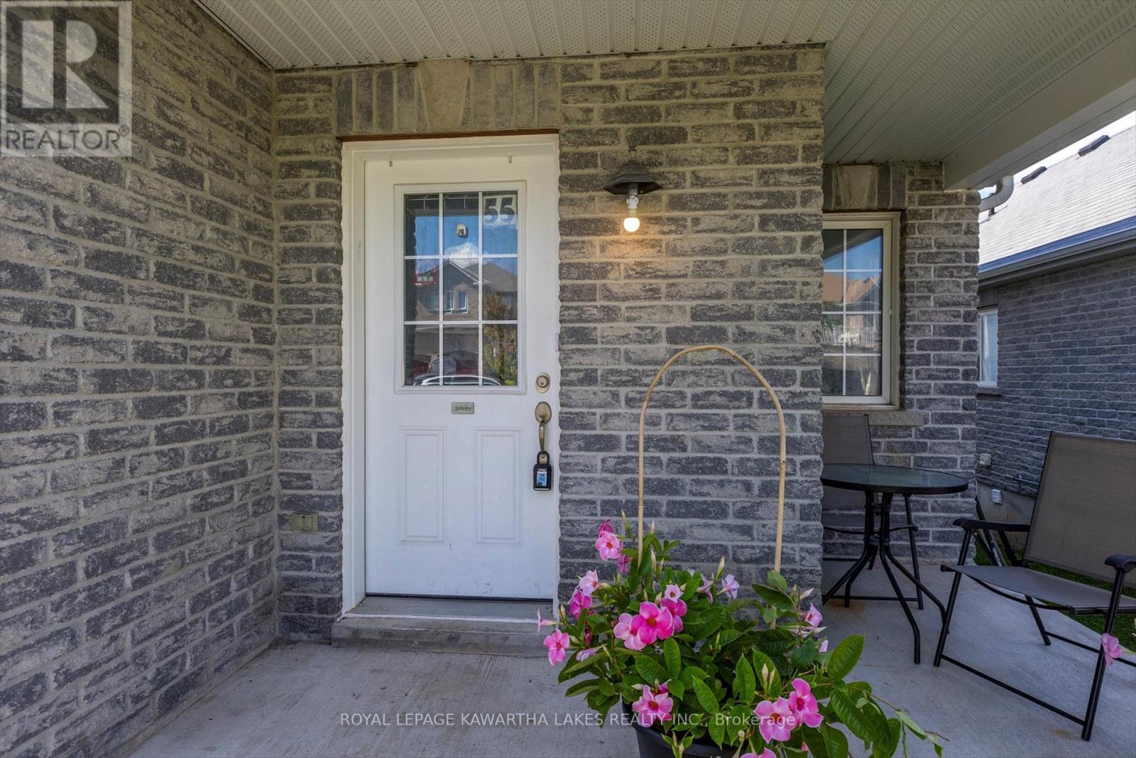 55 Truax Street, Kawartha Lakes (Lindsay), Ontario  K9V 0E3 - Photo 4 - X12189900