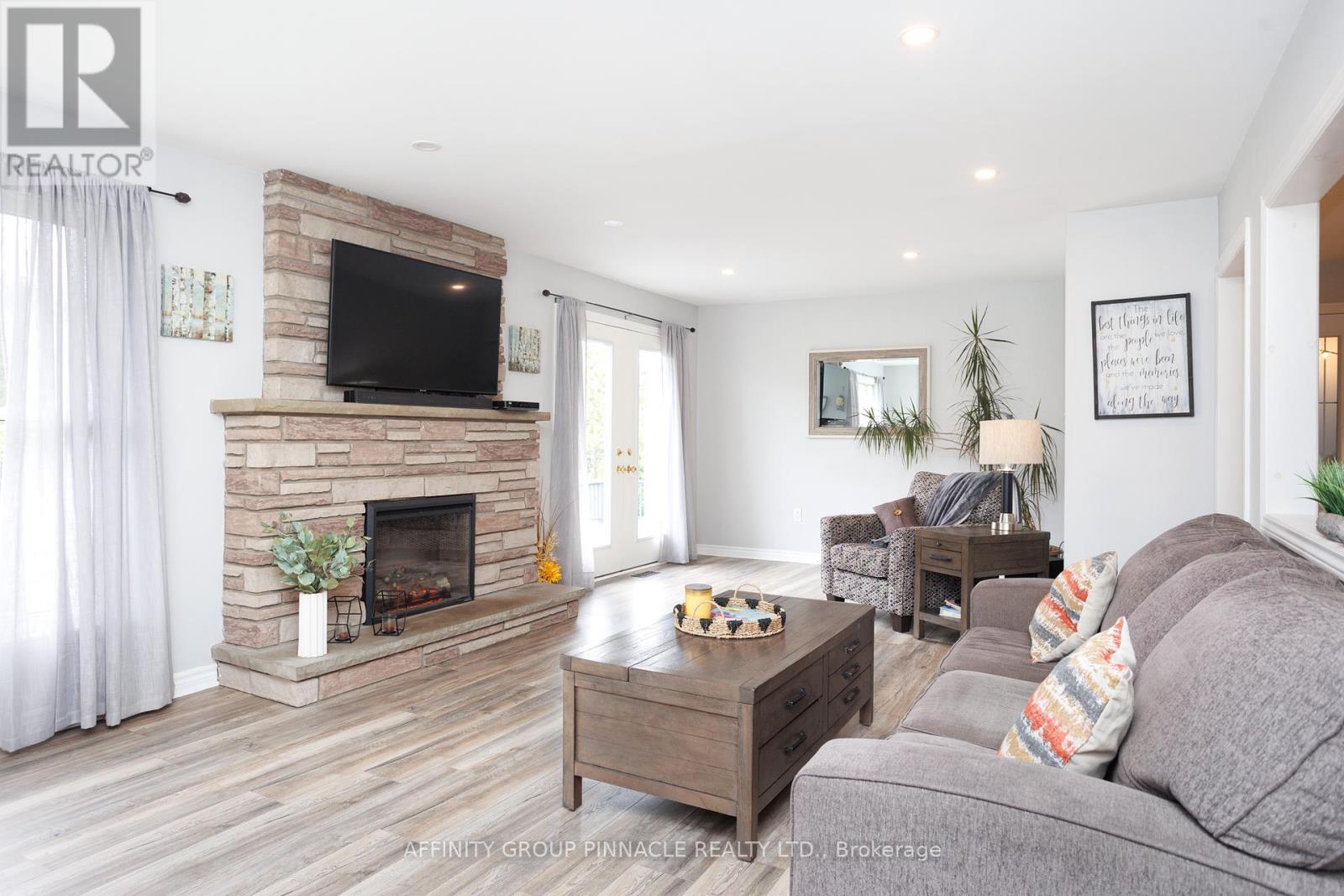 1469 Elm Tree Road, Kawartha Lakes (Ops), Ontario  K9V 4R2 - Photo 14 - X12190161