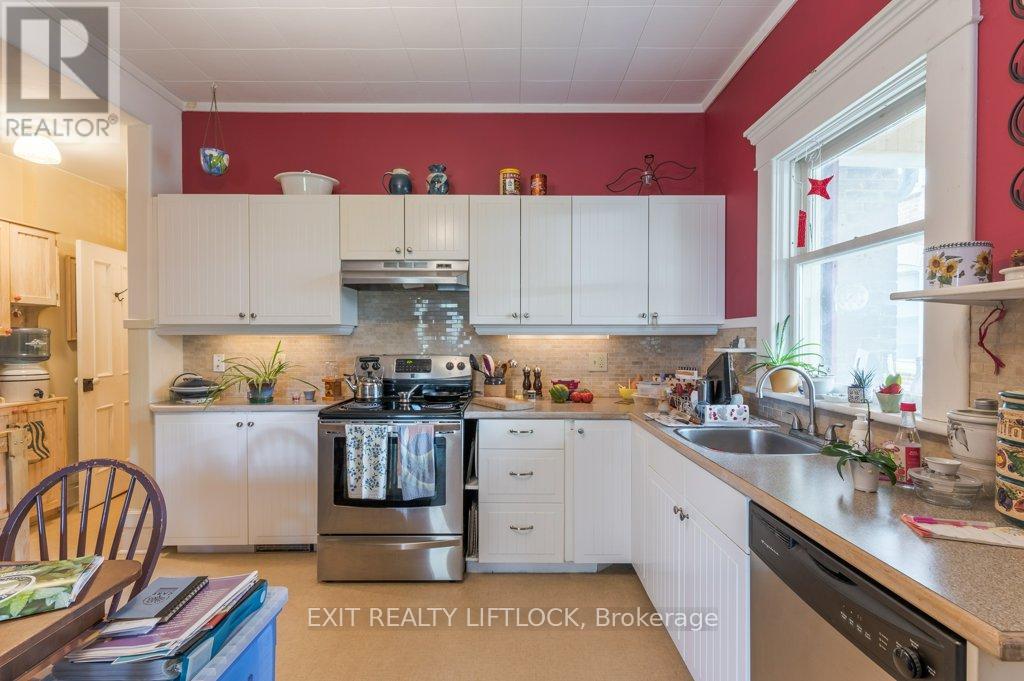 141 Hunter Street E, Peterborough East (Central), Ontario  K9H 1G7 - Photo 16 - X12190290