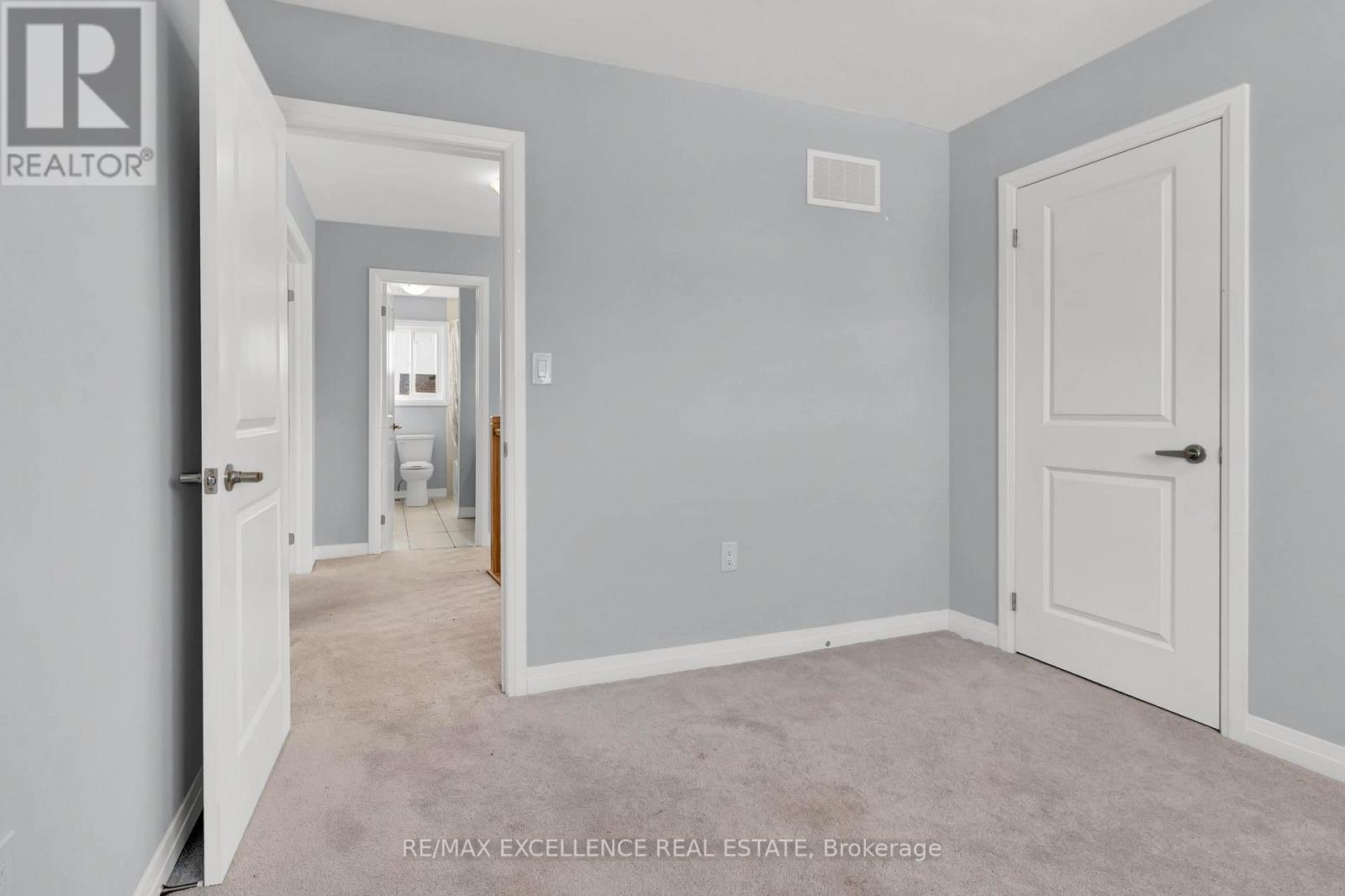 6 Burrows Court, Kawartha Lakes (Ops), Ontario  K9V 0P6 - Photo 26 - X12190875