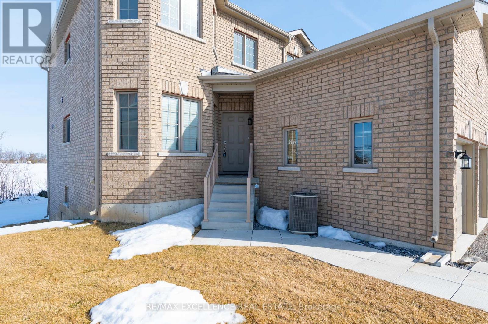 6 Burrows Court, Kawartha Lakes (Ops), Ontario  K9V 0P6 - Photo 4 - X12190875