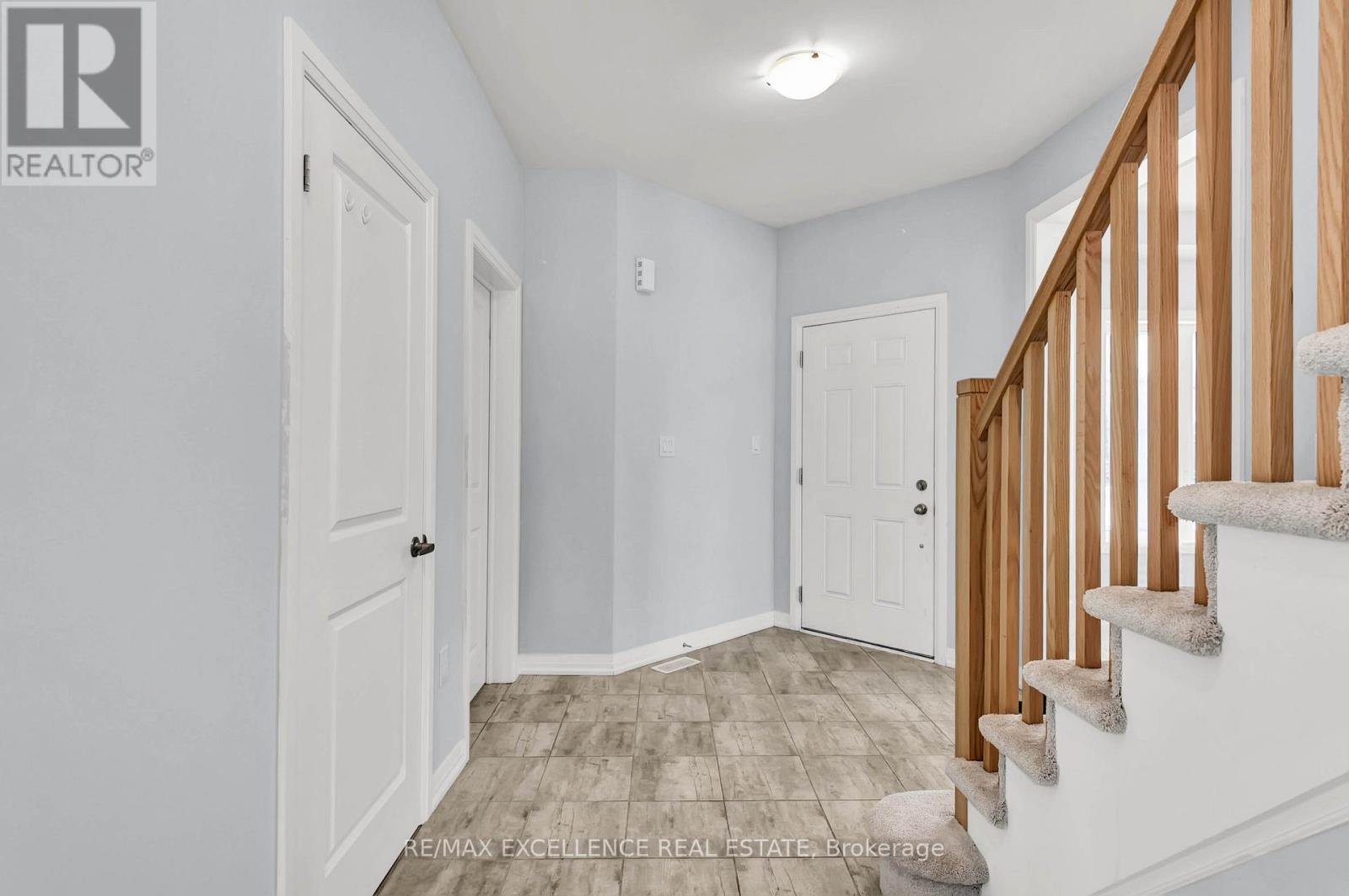 6 Burrows Court, Kawartha Lakes (Ops), Ontario  K9V 0P6 - Photo 6 - X12190875