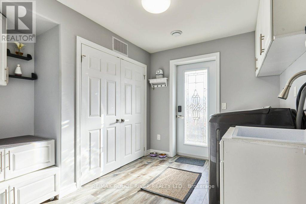 81 Laird Drive, Kawartha Lakes (Fenelon), Ontario  K9V 4R6 - Photo 21 - X12191079