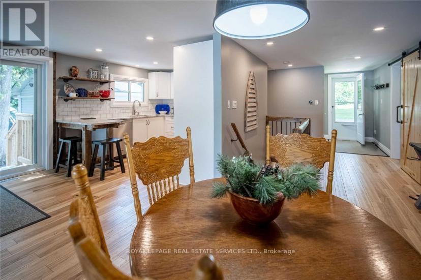 2365 Selwyn Bay Lane, Selwyn, Ontario  K0L 2H0 - Photo 16 - X12191153