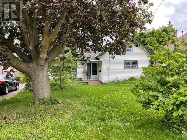935 Ford Street, Peterborough Central (South), Ontario  K9J 5V2 - Photo 2 - X12191263