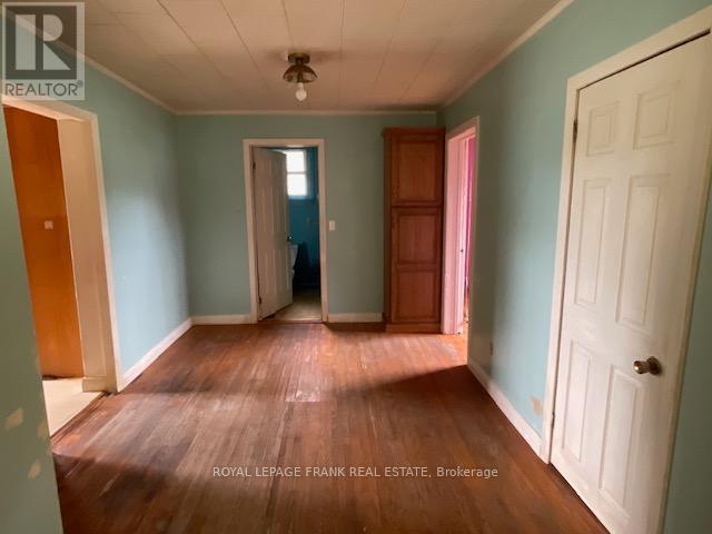 935 Ford Street, Peterborough Central (South), Ontario  K9J 5V2 - Photo 7 - X12191263