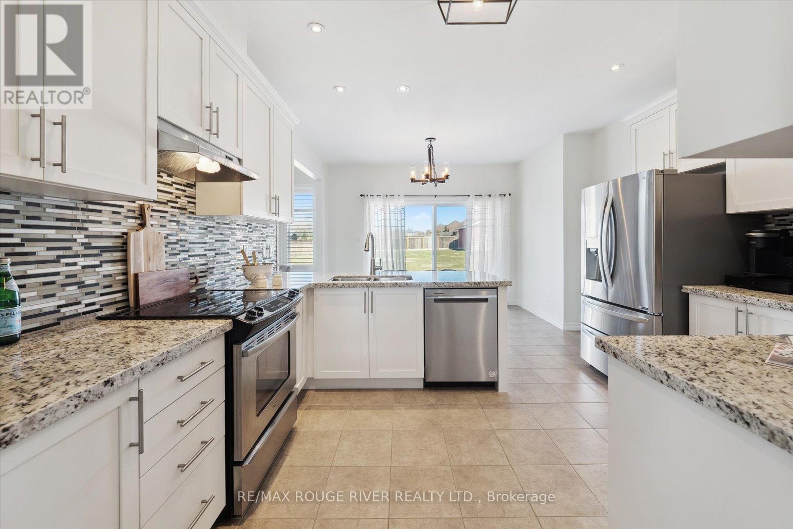 38 Charles Tilley Crescent, Clarington, Ontario  L0A 1J0 - Photo 10 - E12191335