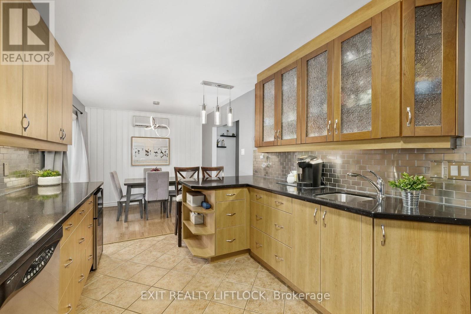 2031 Moncrief Road, Peterborough West (Central), Ontario  K9K 1B2 - Photo 12 - X12191713