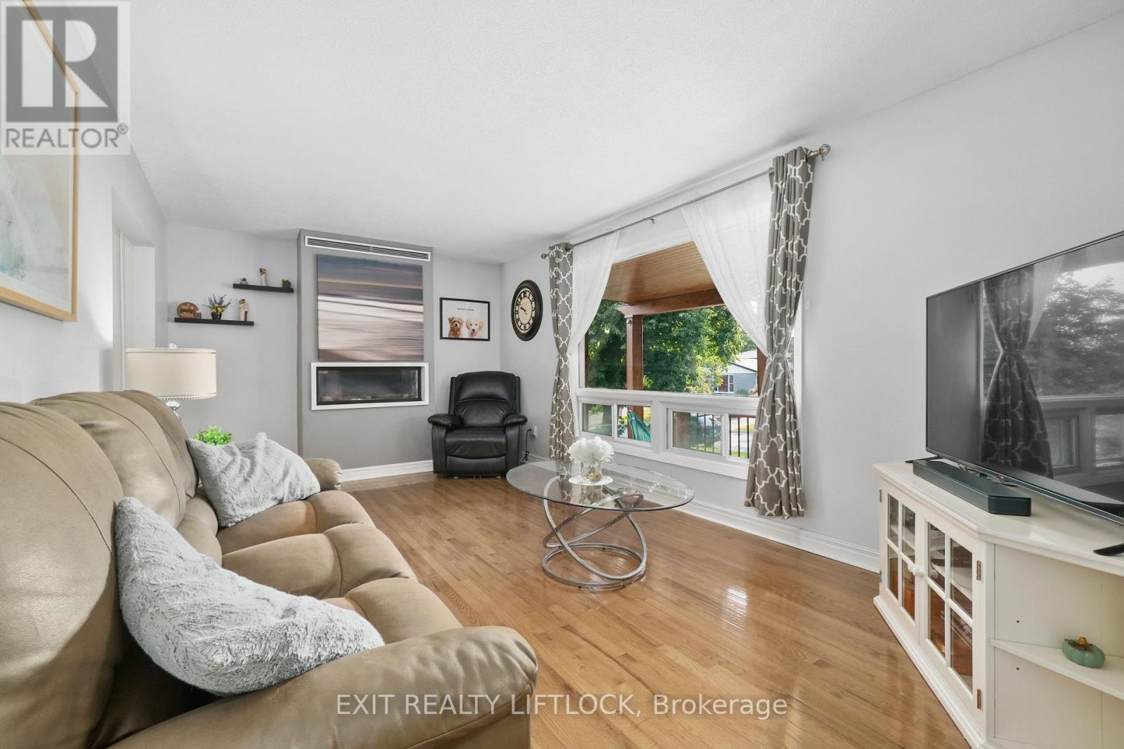 2031 Moncrief Road, Peterborough West (Central), Ontario  K9K 1B2 - Photo 5 - X12191713