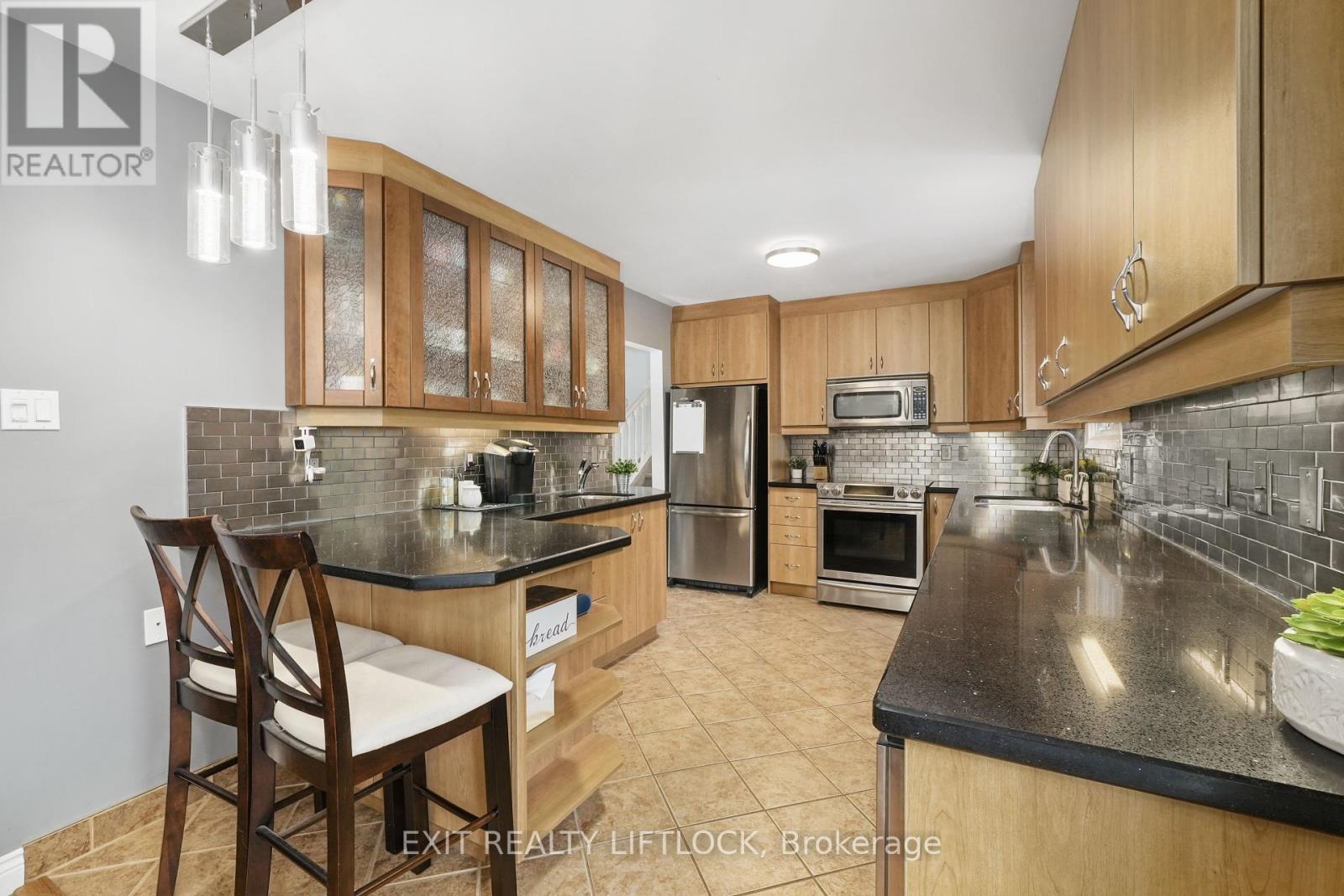 2031 Moncrief Road, Peterborough West (Central), Ontario  K9K 1B2 - Photo 9 - X12191713