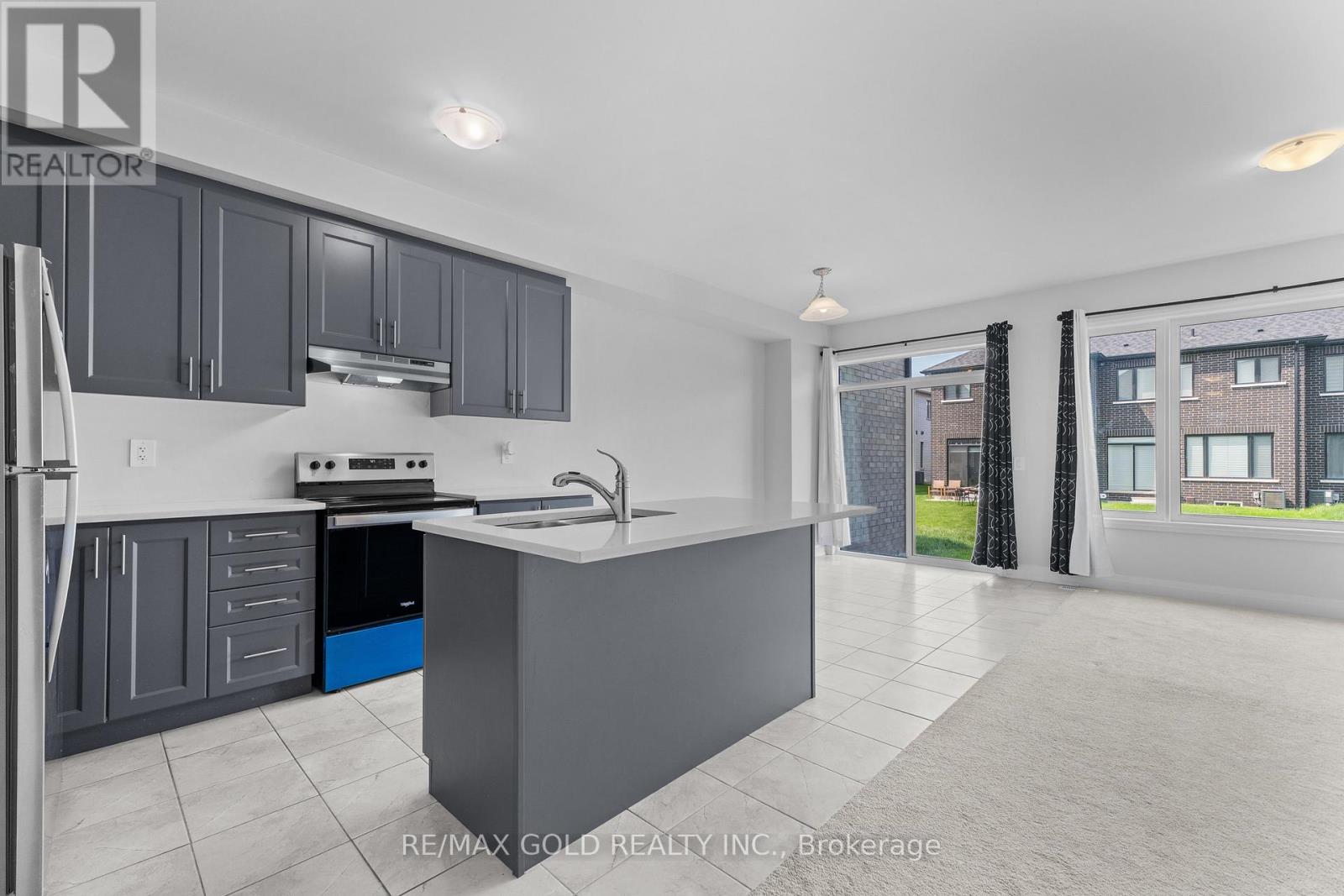 136 Corley Street, Kawartha Lakes (Lindsay), Ontario  K9V 0R4 - Photo 11 - X12191440