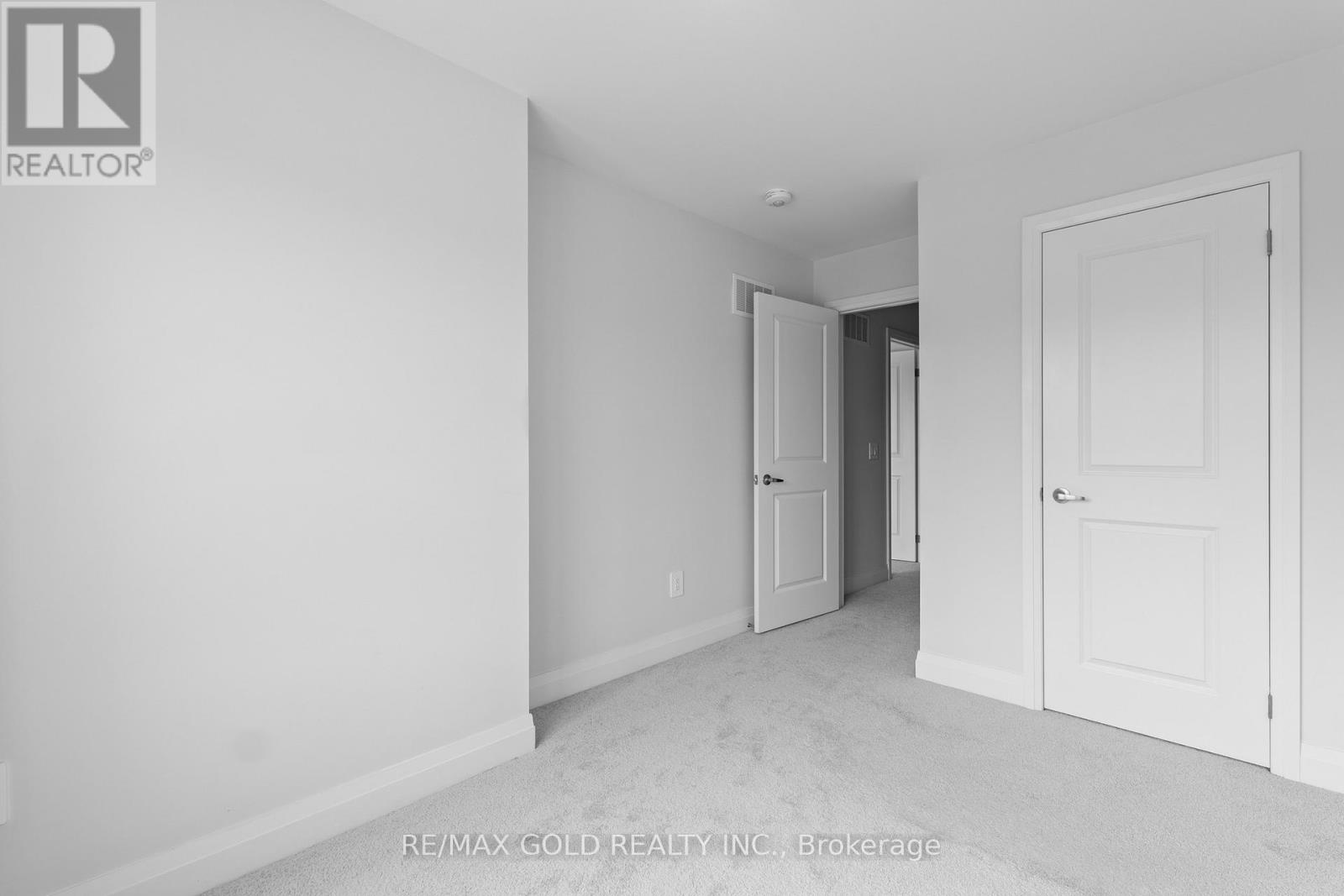 136 Corley Street, Kawartha Lakes (Lindsay), Ontario  K9V 0R4 - Photo 23 - X12191440