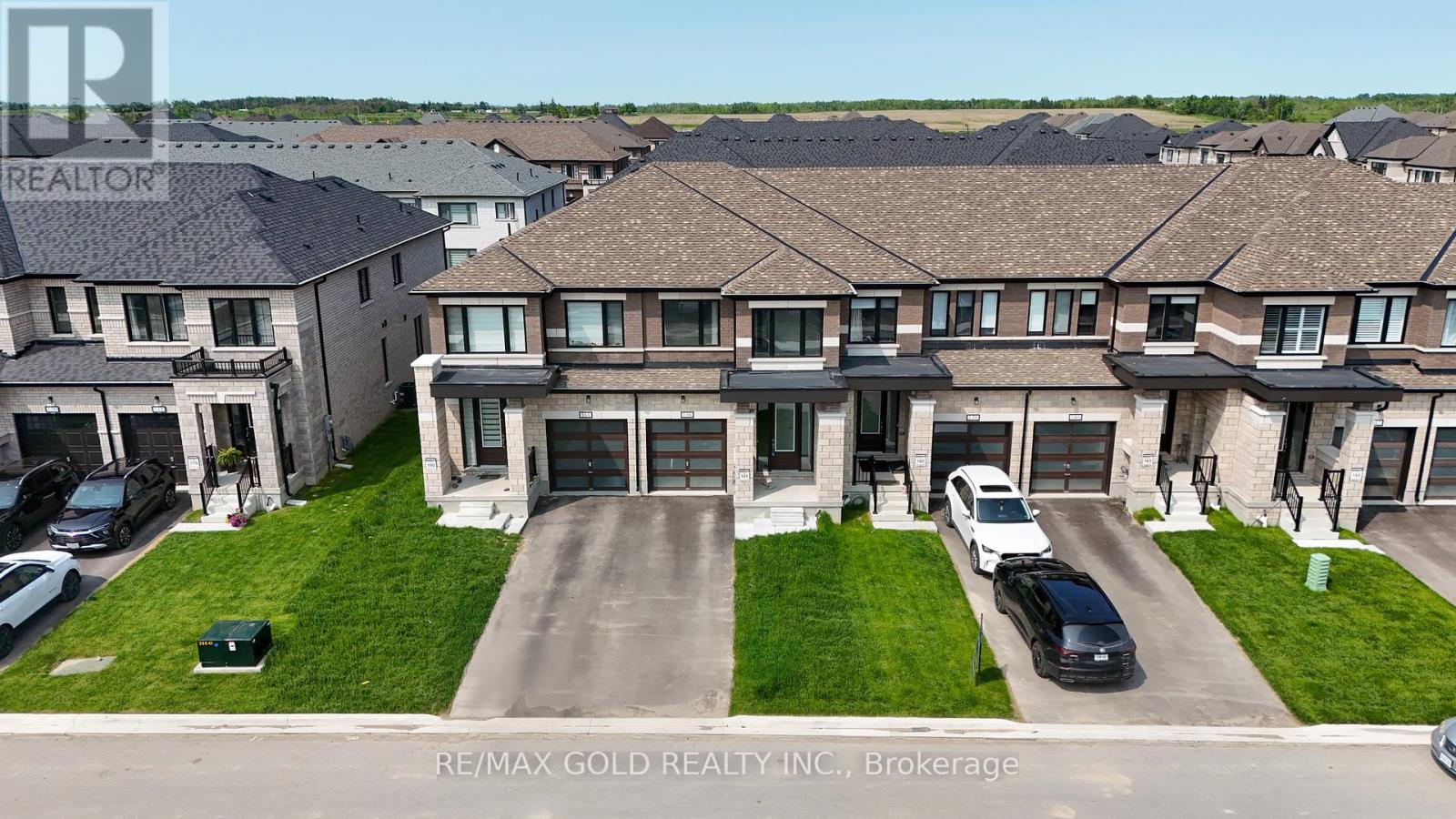 136 Corley Street, Kawartha Lakes (Lindsay), Ontario  K9V 0R4 - Photo 3 - X12191440
