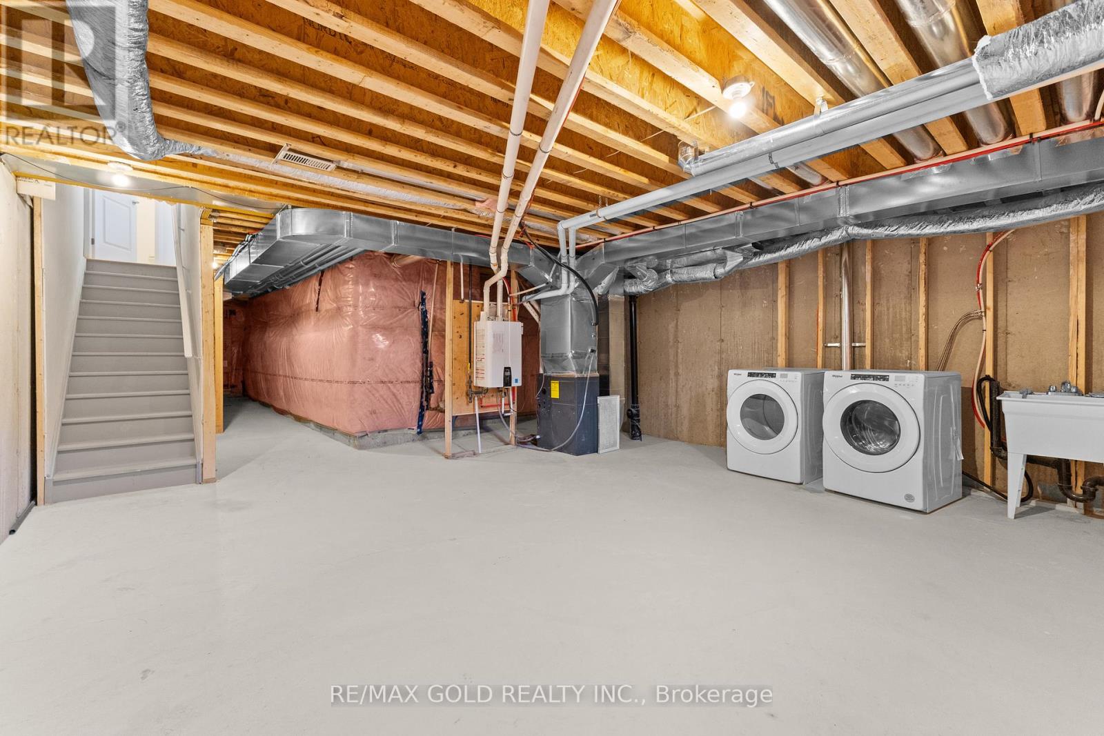 136 Corley Street, Kawartha Lakes (Lindsay), Ontario  K9V 0R4 - Photo 30 - X12191440
