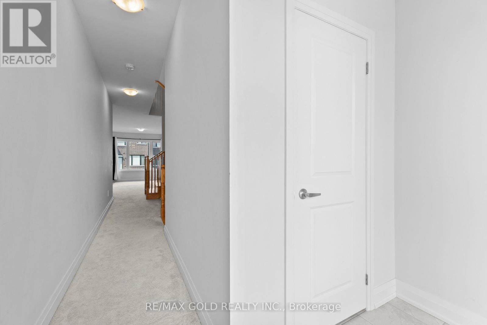 136 Corley Street, Kawartha Lakes (Lindsay), Ontario  K9V 0R4 - Photo 9 - X12191440