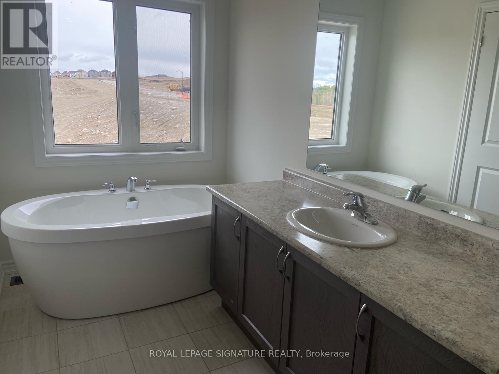 749 Carpenter Trail, Peterborough North (North), Ontario  K9K 0J3 - Photo 16 - X12191498