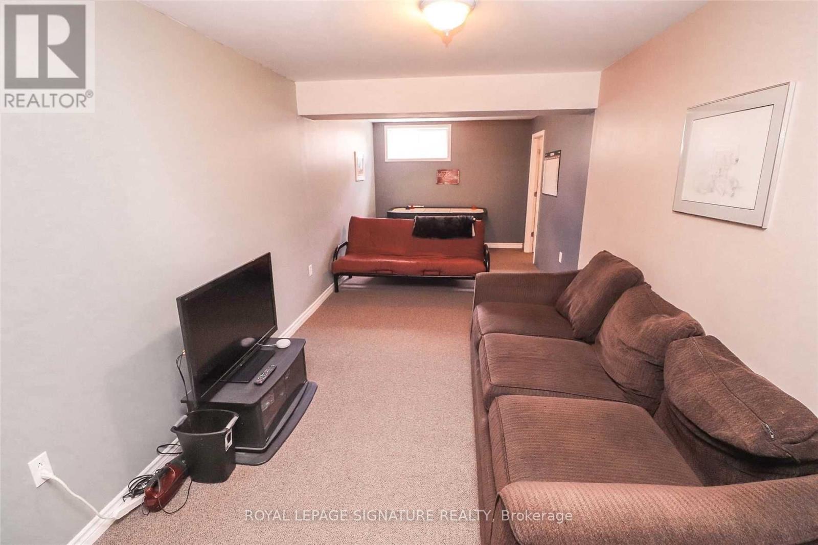 Bsmt - 329 Spillsbury Drive, Peterborough West (South), Ontario  K9K 2S1 - Photo 3 - X12191560