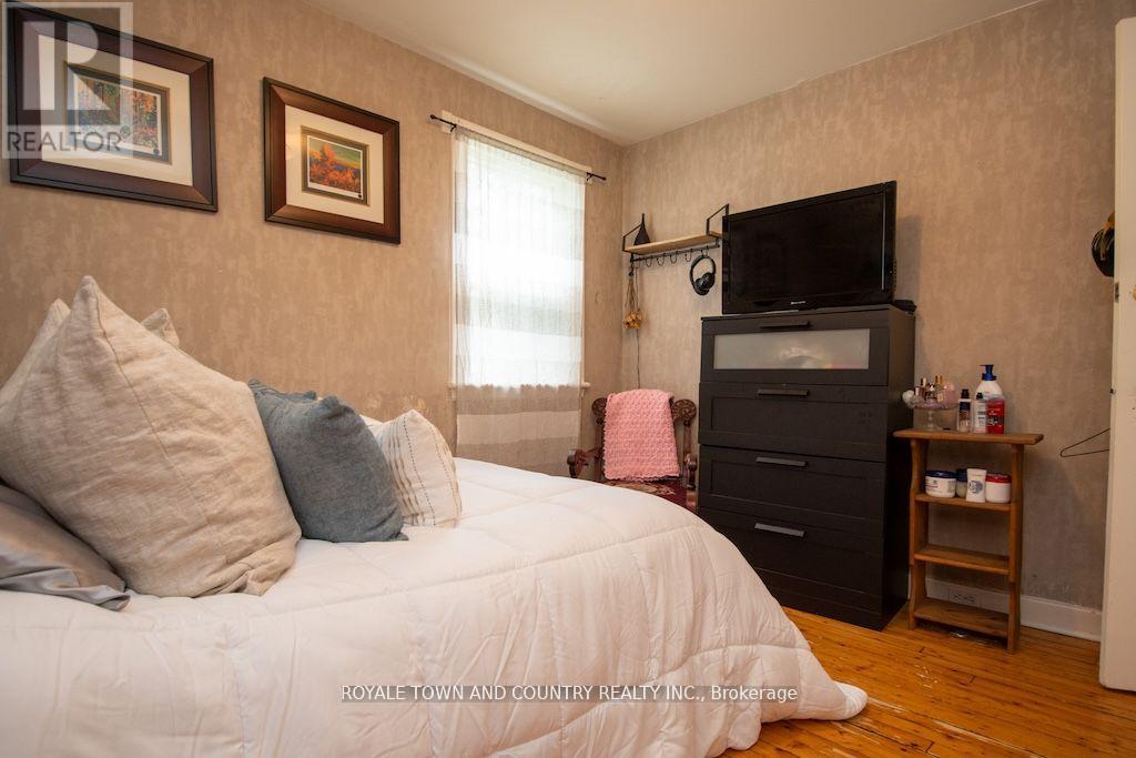32 Adelaide Street S, Kawartha Lakes (Lindsay), Ontario  K9V 3J7 - Photo 12 - X12191882
